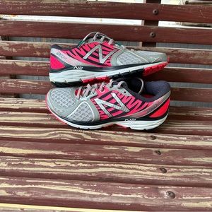 New Balance 1260 Womens running shoes size 9